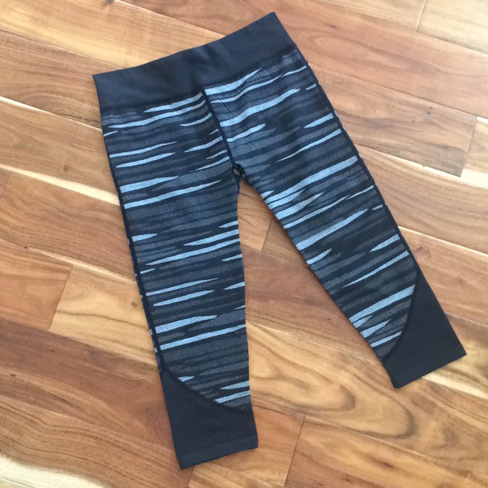 Black stripe Shosho Leggings